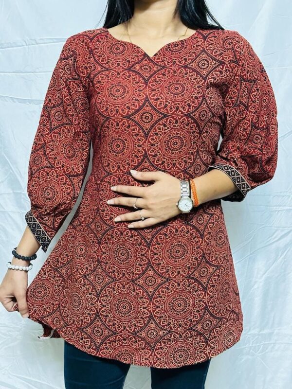 Hand block Red Print line Top